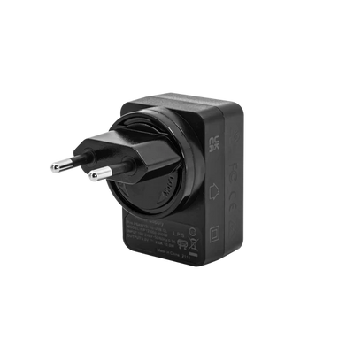International USB-C charger - DARKLAB