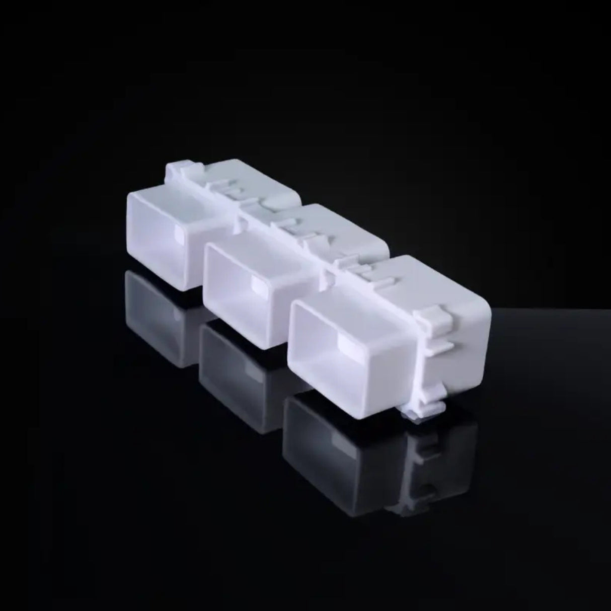 FRAKCAPS3 – Reversible 3-Cavity Tattoo Ink Cups for Efficient Studio Workflow (30 Pieces)